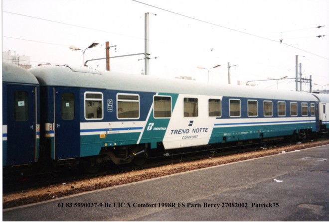 61 83 5990037-9 Bc UIC X Comfort 1998R FS Paris Bercy 27082002.jpg