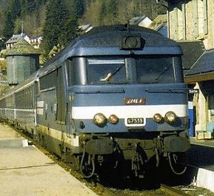 761_001_ru-1124-train-loco-bb-67539-en-gare-le-lioran-cantal-15-sncf.jpg