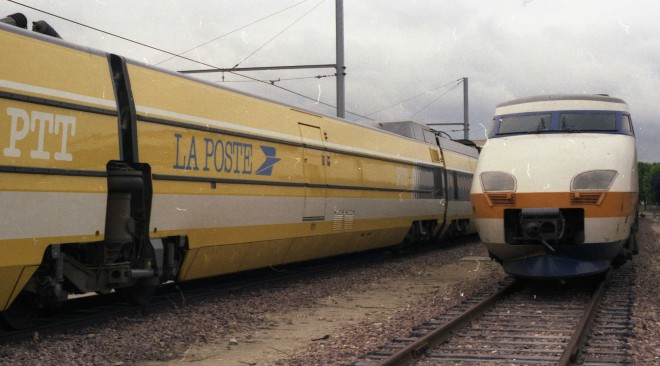 TGV La Poste livrée d'origine (27).jpg