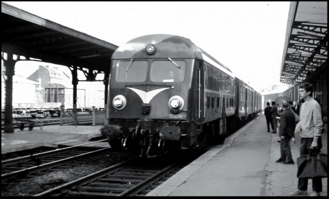 HLd 201.036_xx.xx.1973 @ Roubaix - Train Anvers - Lille.jpg