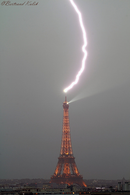 foudre tour Eiffel.jpg