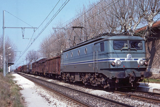 CC 7138 en gare de Lamanon - 1982.jpg