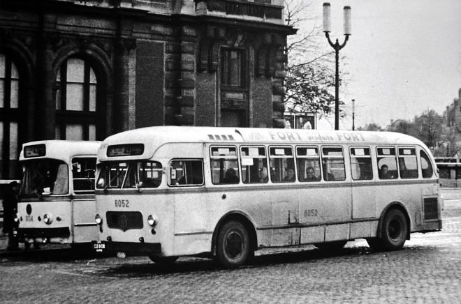 Autobus MACK-C37-Familleureux n°8058 livré en 1957.jpg
