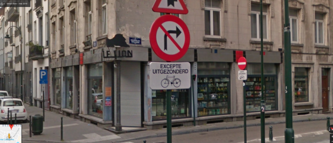 Bruxelles - rue de Laeken - droguerie Le Lion.PNG