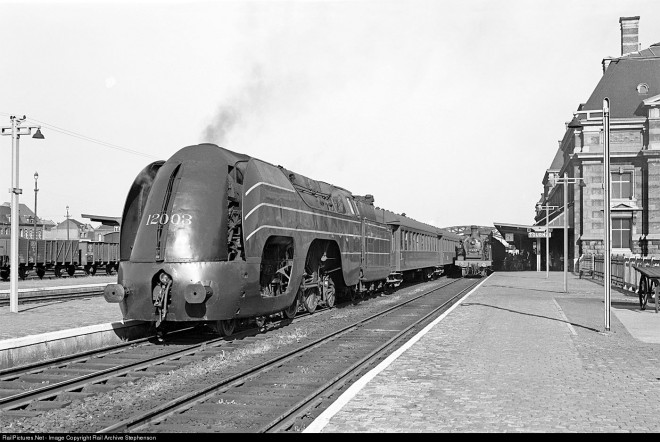 HLv 12..03_xx.xx.1959 @ Tournai_RailPicture.Net - Image Copyright Rail Archive Stephenson.jpg