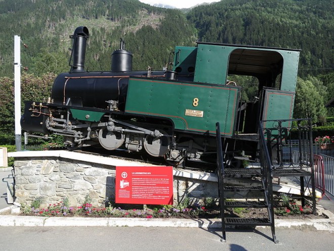 800px-Montenvers_-_locomotive_numéro_8.jpg