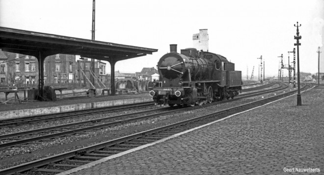 040 D 72 SNCF_xx.06.1965 @ Mouscron HLP__photo Hugo Nauwelaerts via niek opdam-Flickr.jpg