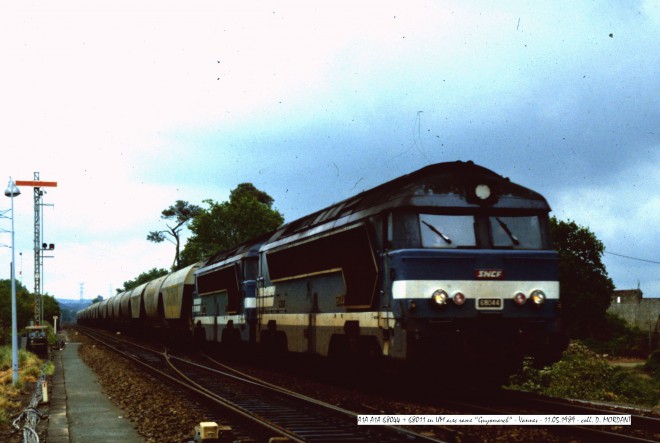 A1A A1A 68044 + 68011 - Vannes - 11.05.1989.jpg