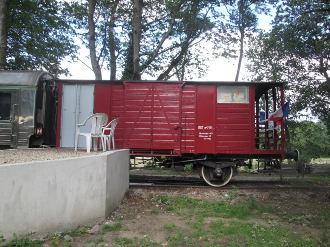 Wagon couvert Est train des Rêves Dracy-Saint-Loup (1).JPG