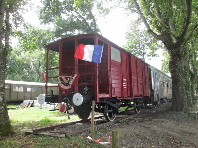 Wagon couvert Est train des Rêves Dracy-Saint-Loup (2).JPG