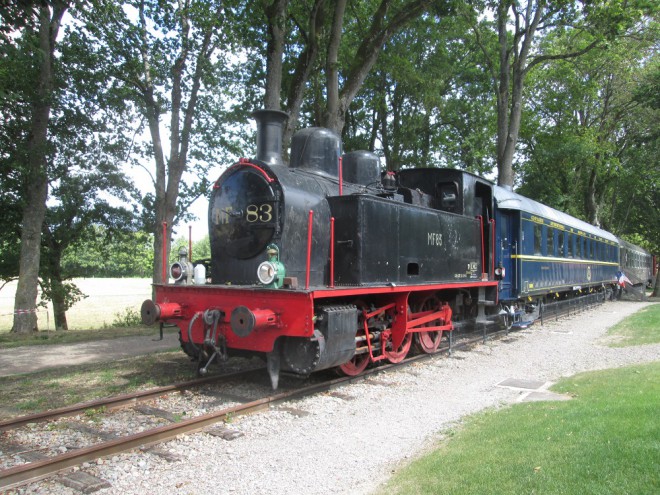 030T MF83 train des Rêves Dracy-Saint-Loup (1).JPG