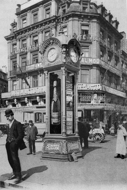 Bruxelles - horlorge de Place de la Bourse_Rudy Vande Loo-FB.jpg