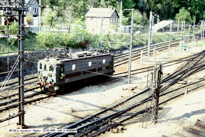 BB 313 en manoeuvre - Modane - 07.05.1990.jpg