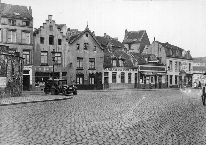 Bruxelles - Rue Léon Lepage-Rue du Rempart des Moines avant 1920 bruciel.jpg
